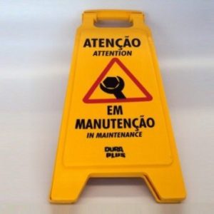 CAVALETE SINALIZAÇÃO EM MANUTENÇÃO em Monte Verde MG