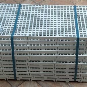 ESTRADO BRANCO 25CM X 25CM em Monte Verde MG