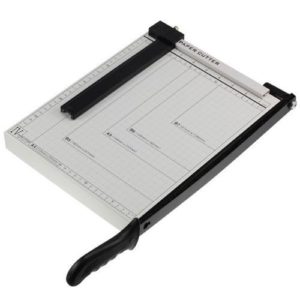 GUILHOTINA CORTE PEQUENO 14X21CM A5 REF:200 em Monte Verde MG