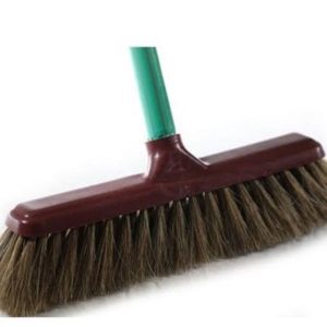 VASSOURA DE PELO ANIMAL 30CM em Monte Verde MG