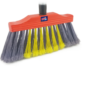 VASSOURA POPULAR MADEIRA em Monte Verde MG